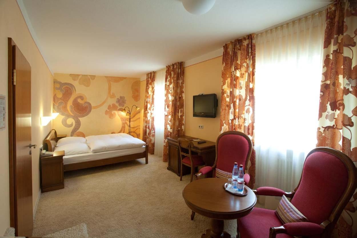 Hotel Karpfen Эбербах Экстерьер фото
