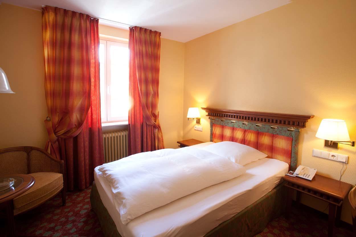 Hotel Karpfen Эбербах Экстерьер фото